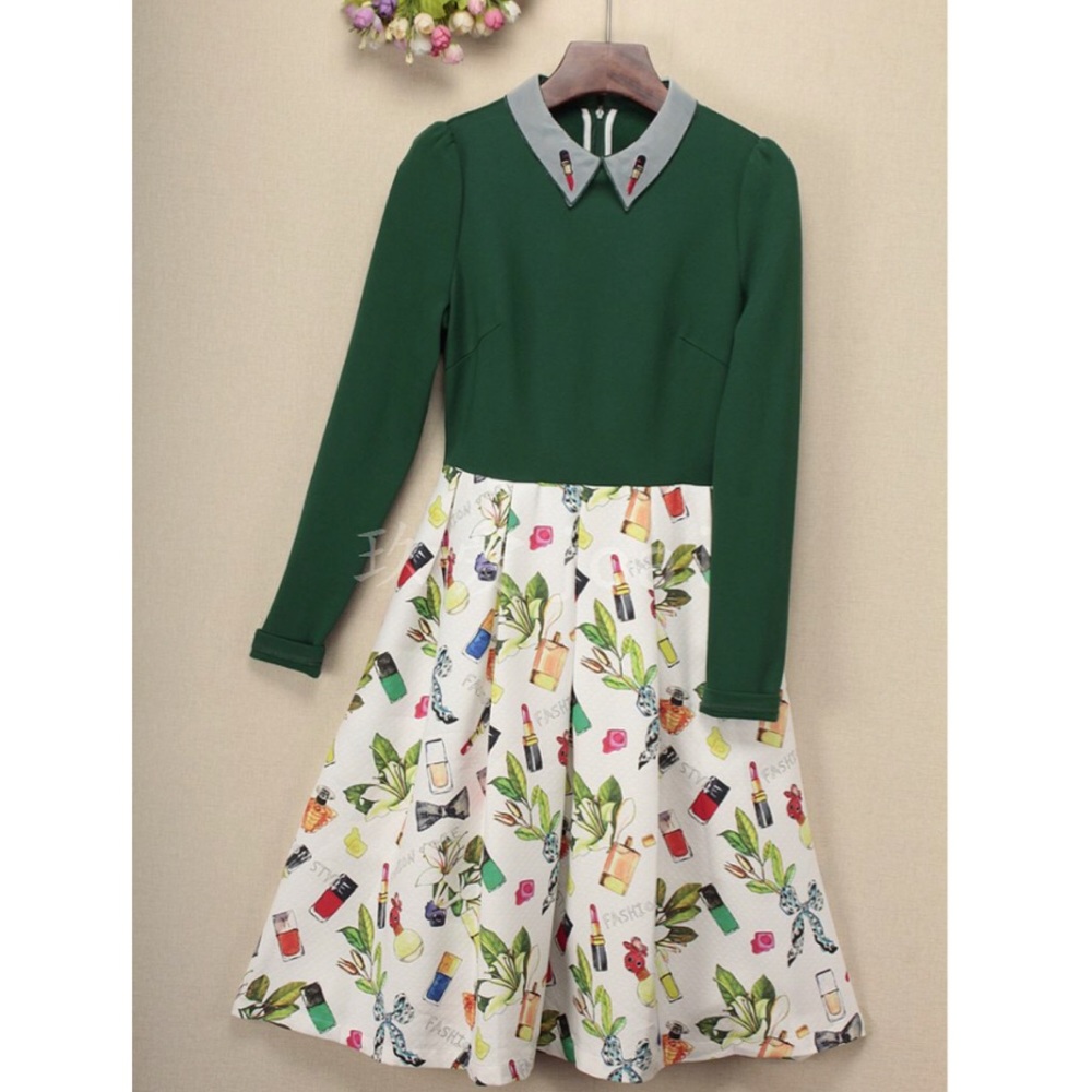 Green long sleeve dress “lipstick print”
